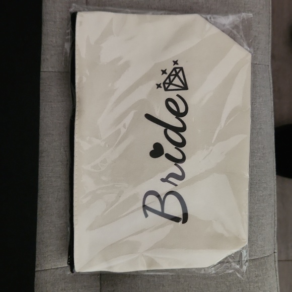 Bride Tote Bag w/ Make-up Bag - Picture 4 of 5